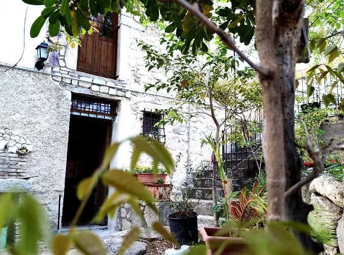 Ai Limiti • 67 • Stonehouse *