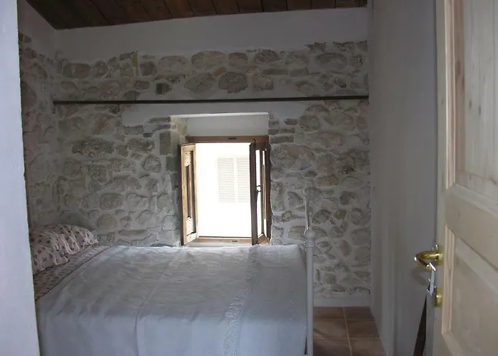 Летний дом Ai Limiti • 67 • Stonehouse *